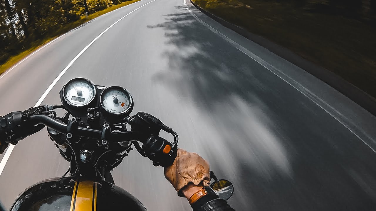 Triumph Thruxton 900 with Remus Exhaust | Cruising | Bonneville | Caferacer