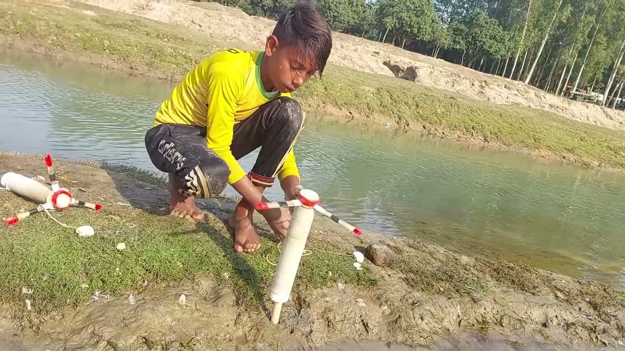 Best Satisfaction Hook fishing video Bamboo stick fish catching trap in Beautiful River #fish_video
