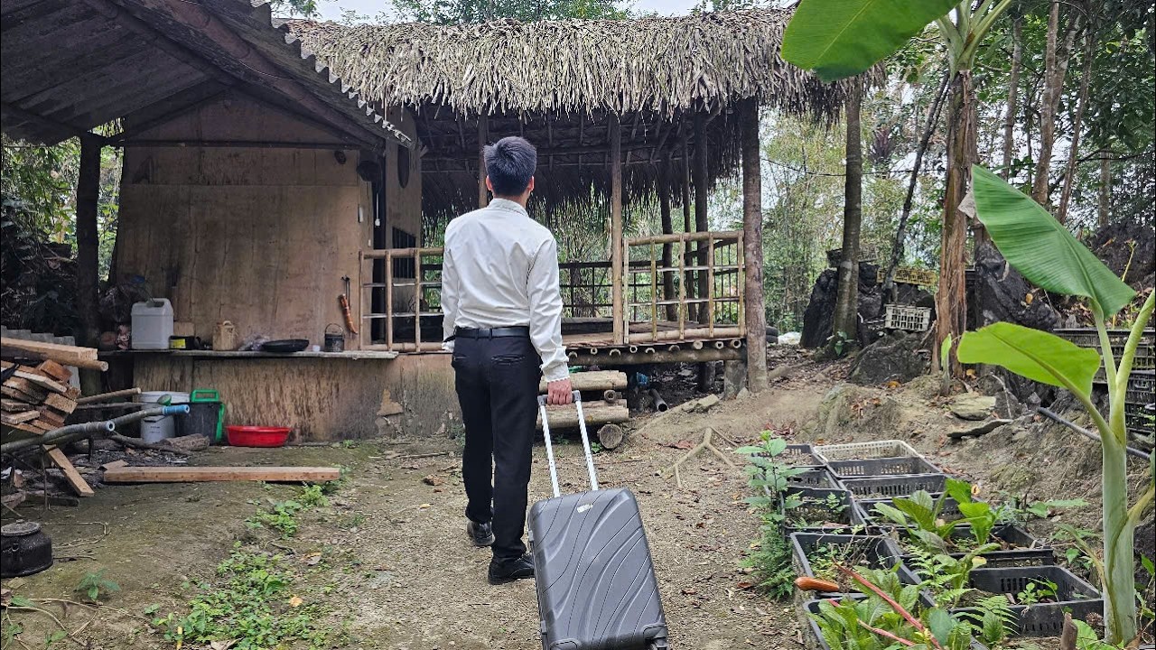 CEO Leaves City for the Woods to Restore Abandoned Old House | UnbelievableTransformation!
