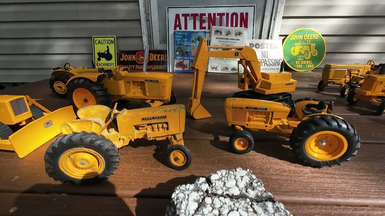 Toy John Deere Industrial Tractor Collection