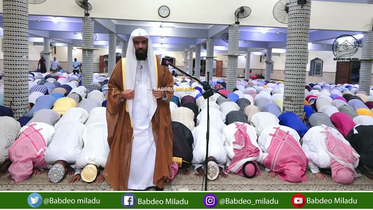 IMAM WA MAKKAH AKIWA KICHANGANI MBELE YA SHEIKH WALID, SALA MAGHARIB