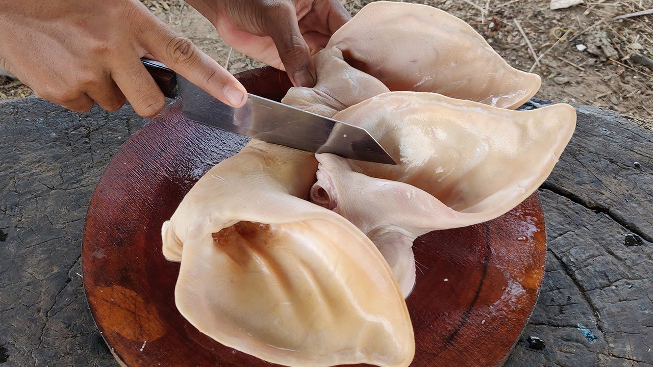 Easy Crispy Pig Ear Cooking | Frying Crunchy Pig Ear