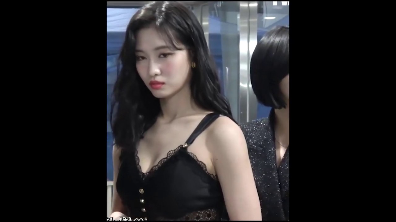 TWICE Momo | 트와이스 모모 | Fancam compilation