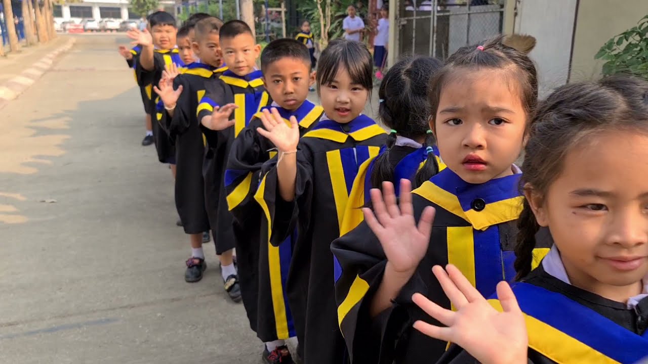 คลิปบรรยากาศงานรับใบประกาศบัณฑิตน้อยระดับอนุบาล3 โรงเรียอนุบาลเชียงของ ปีการศึกษา2564