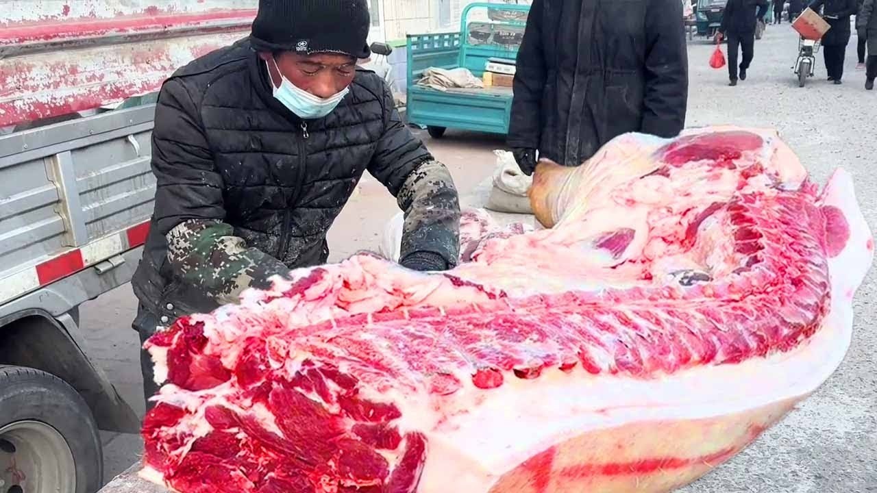 老孟卖猪肉，大早上开张这大姐就买二斤瘦肉，太费劲了，快来看看#猪肉 #放心肉 #猪肉价格 #猪肉佬 #农村土猪 #猪肉涨价 #卖猪肉 #猪肉太贵