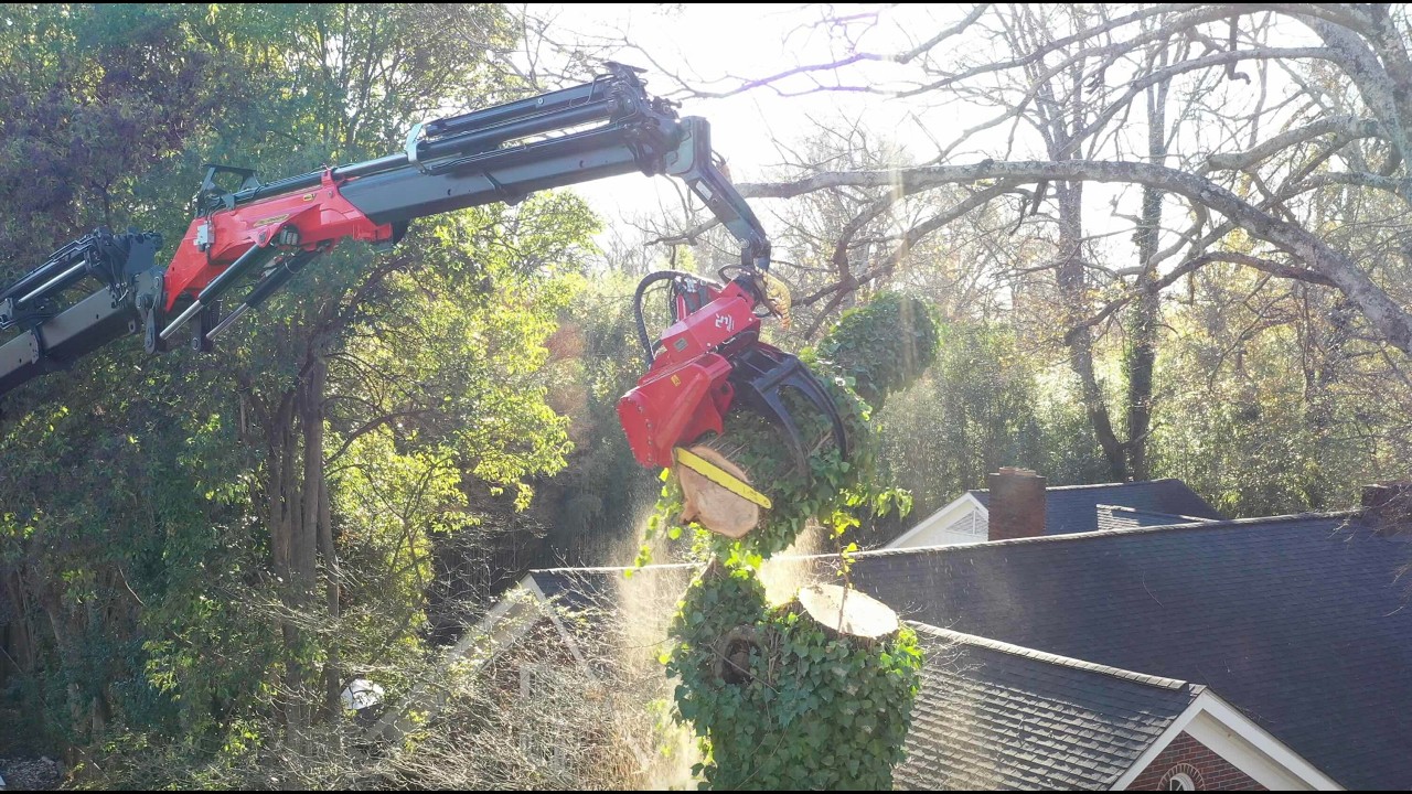 Knuckleboom Crane in Action | Greenville Tree Removal Experts