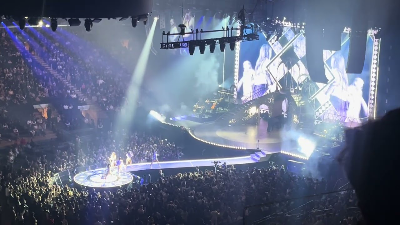 Laufey Live Madison Square Garden October 16, 2025 IMG 1807