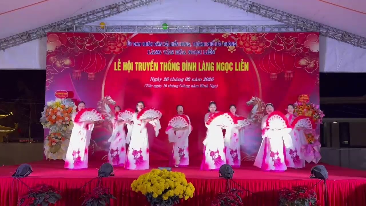 MÚA XUÂN ĐẸP LÀM SAO DO VŨ ĐOÀN TÓC MÂY BIỂU DIỄN 