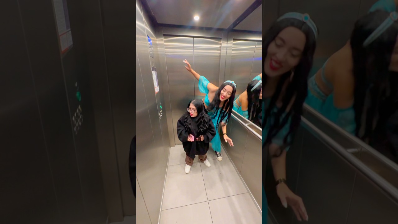 Невидимая Жасмин в лифте...😜🤫 (не для детей) #jasminemeyer