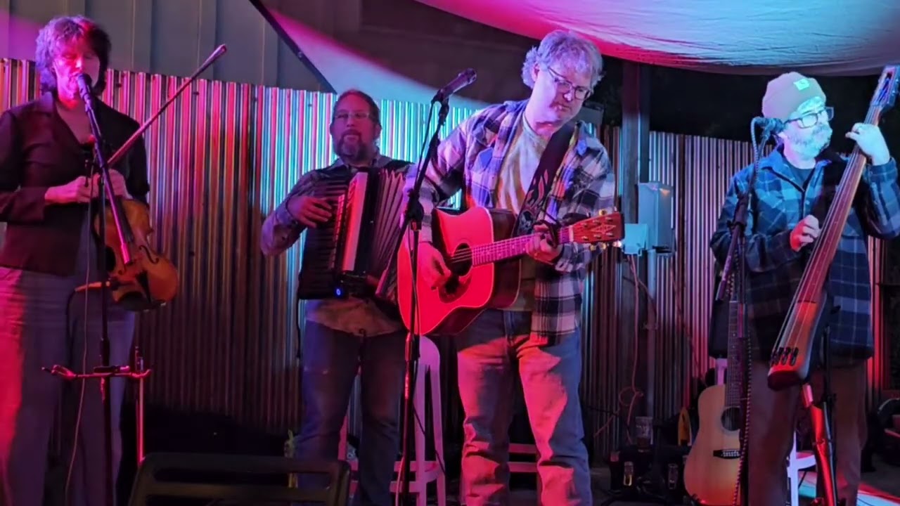 Rainbows End (Live at Old Schoolhouse Brewery, Winthrop)