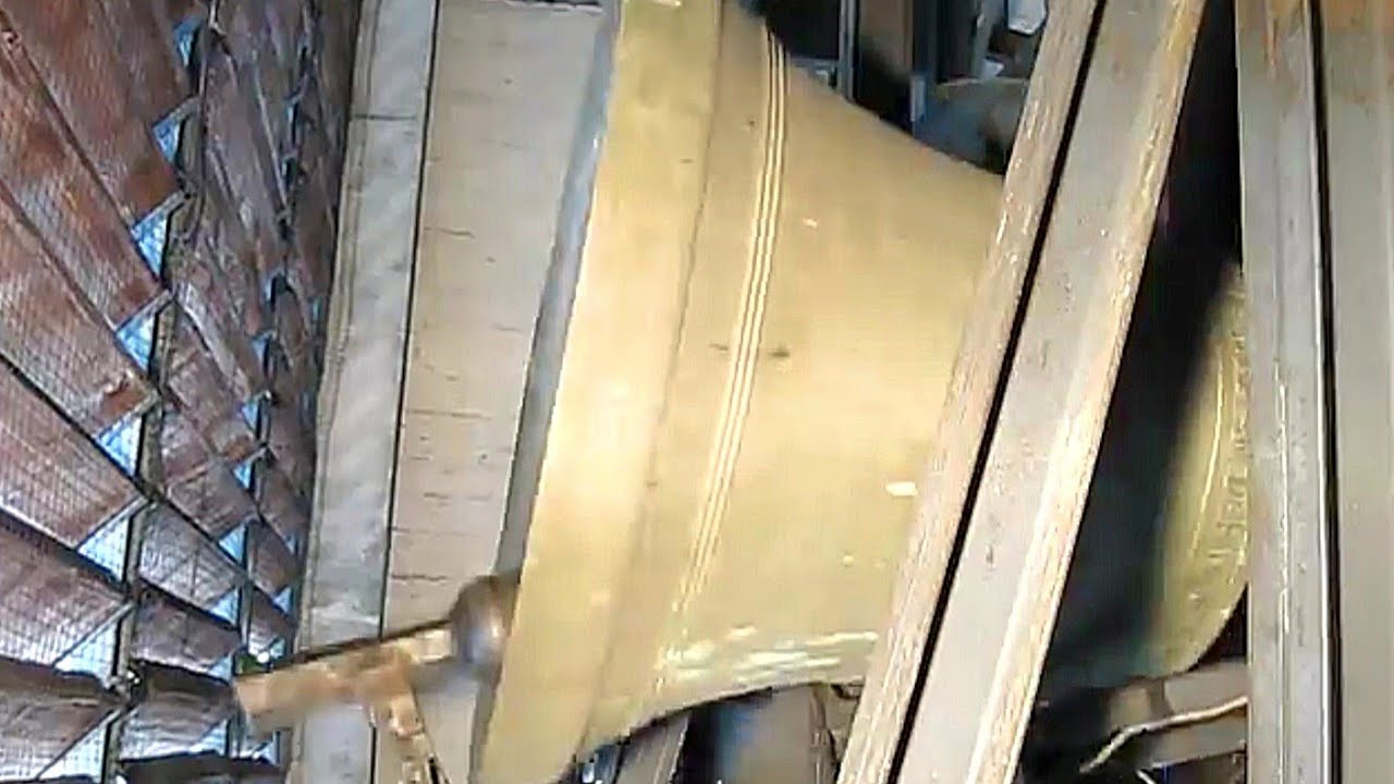 Lienz (Osttirol) Gel&auml;ute der Stadtpfarrkirche zur Hl. Familie