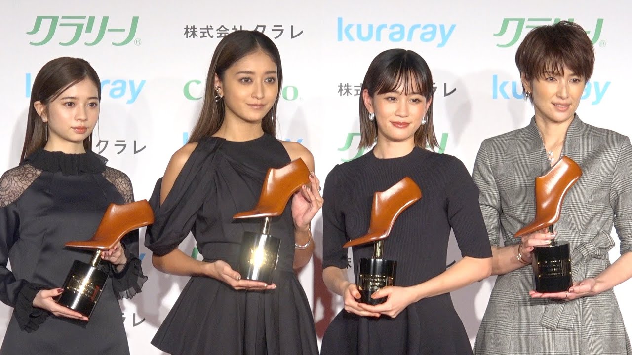 【美脚大賞】前田敦子、みちょぱ、桜田ひより、吉瀬美智子が太ももチラリな美脚披露　『第18回 クラリーノ美脚大賞2022』授賞式