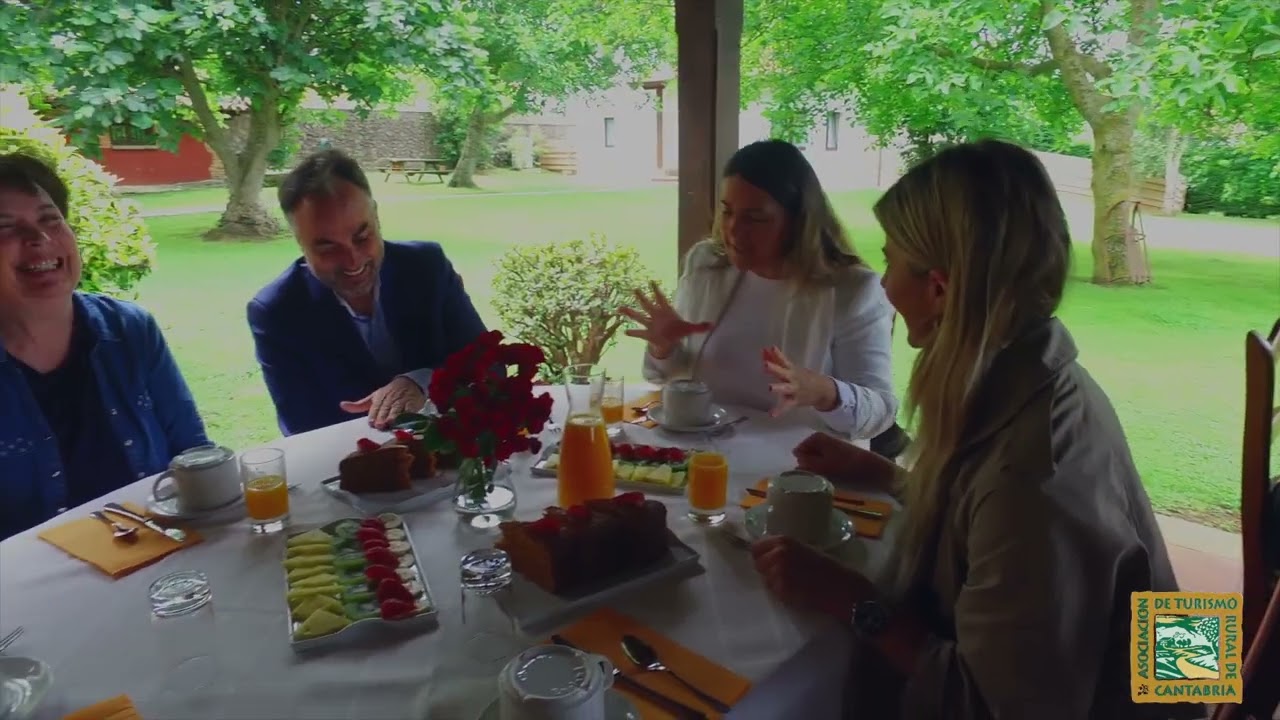 Desayunos y jardines en los alojamientos de la Asociación de Turismo Rural de Cantabria