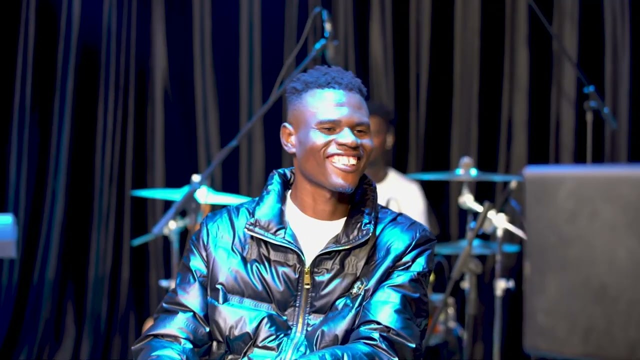 Niphkeys - Crazy Live Session with Bandhitz