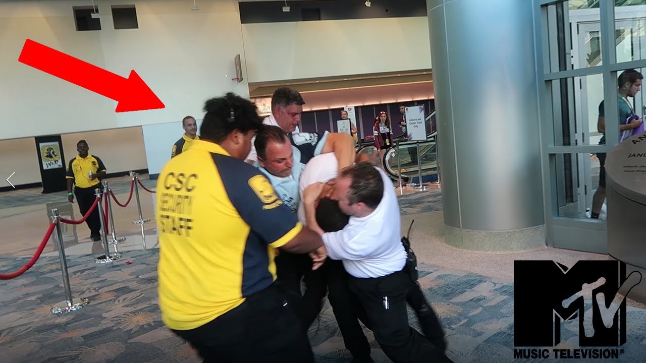YOUTUBERS GETTING ARRESTED AT VIDCON 2017 *Actual Footage*