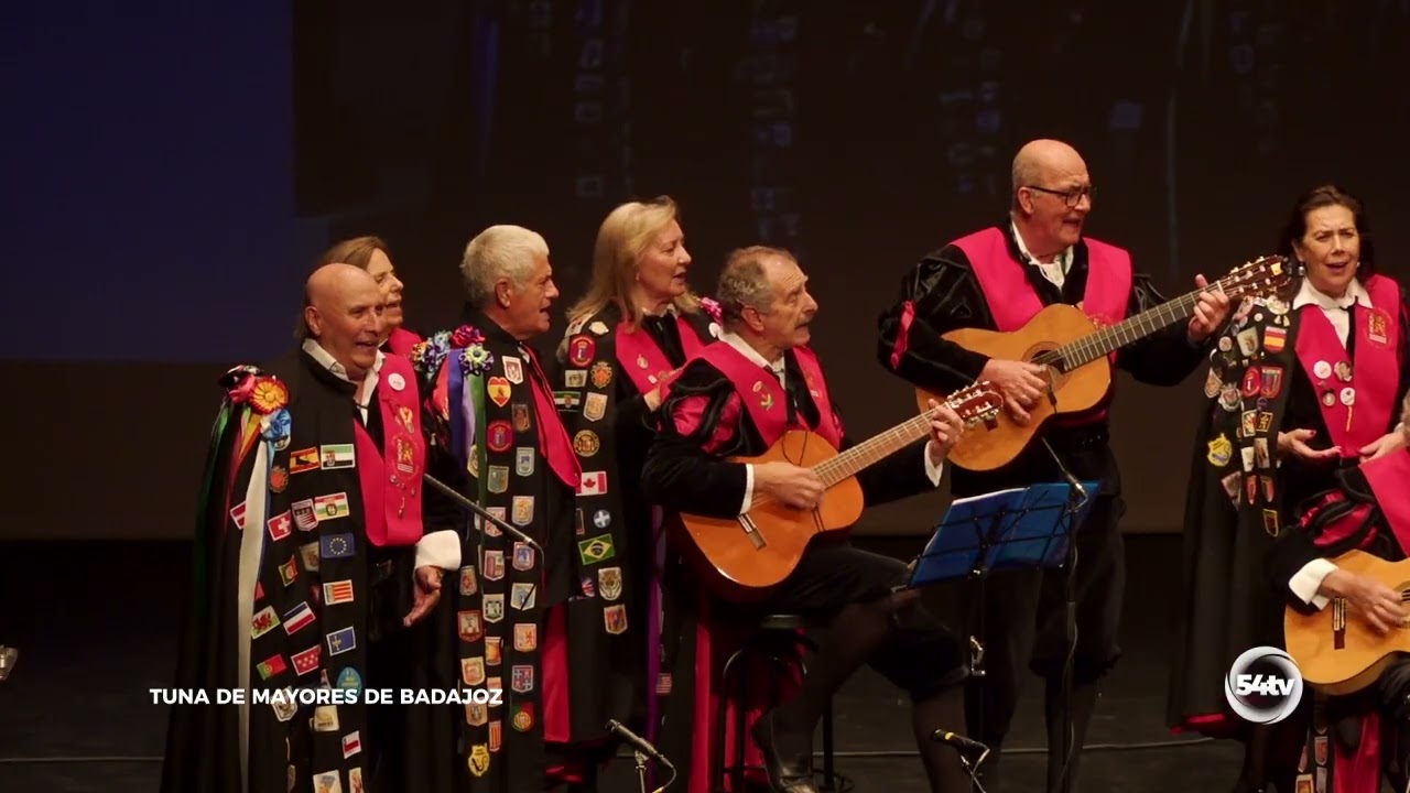 UNA VIDA CANTANDO   TUNA MAYORES BADAJOZ