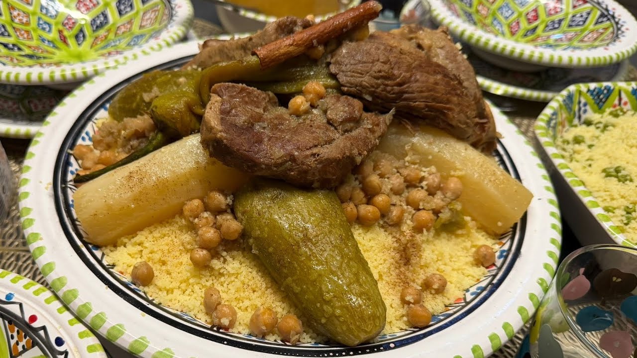 كسكس عاصمي جزائري بلمرقة بيضة(بيطة) وسر بنة صوص كي تع لعراس couscous sauce blanche 