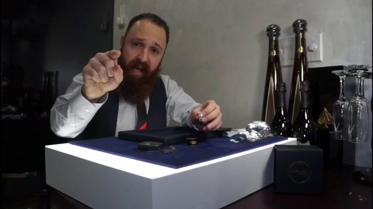 Comparing emerald cut diamonds ranging from 1 carat all the way up to seven carat