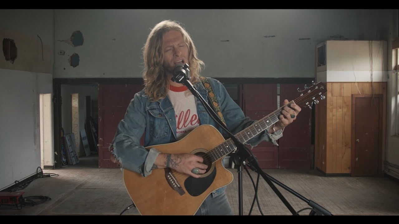 Jordan Matthew Young Performing Original Song “A Drink Is A Drink” Live In Dripping Springs, TX.