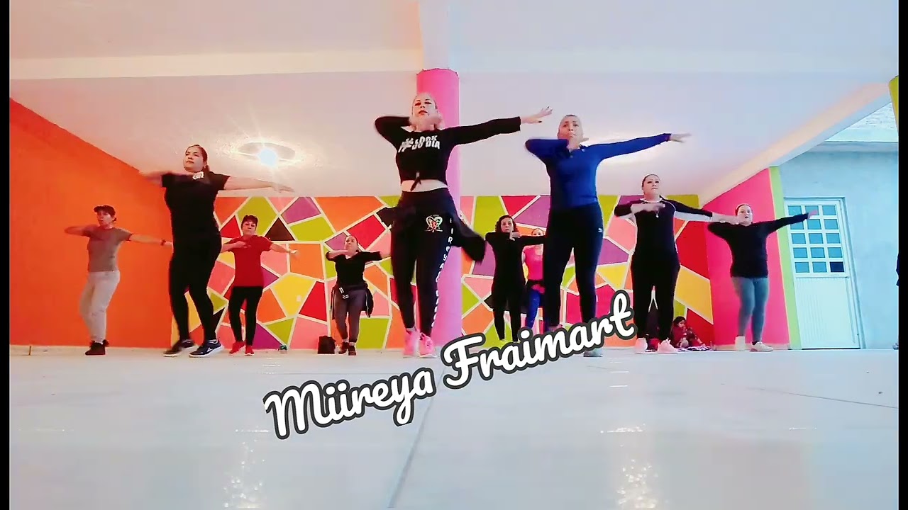 TALENTO DE TELEVISIÓN carin león  (miireya fraimart) baile fitness