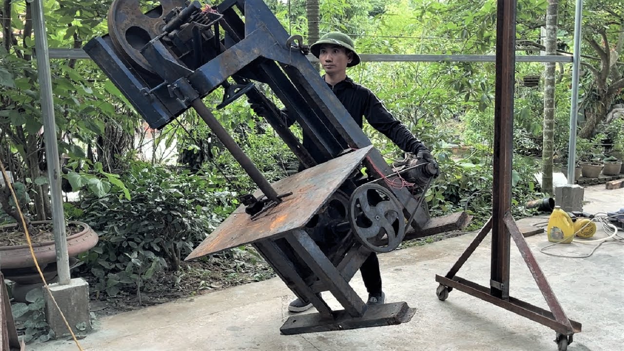 Restoring A Super Huge Wood Cutting Saw Machine // Restore And Make It Like New
