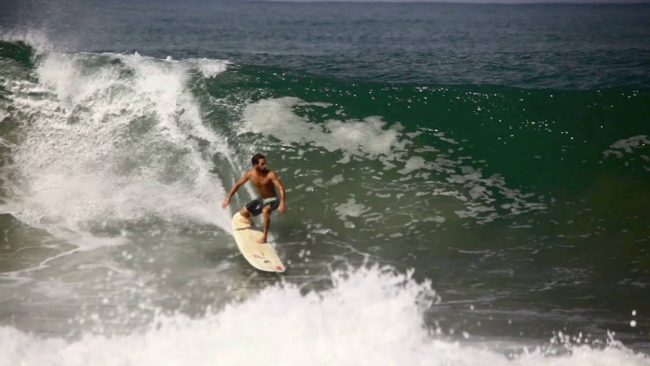 Longboard tube riding