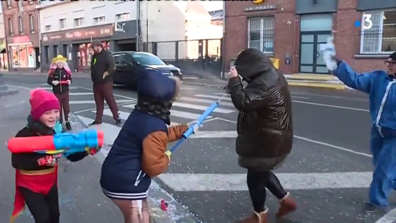 Pour le carnaval, les Seringueux de Solesmes sont de sortie