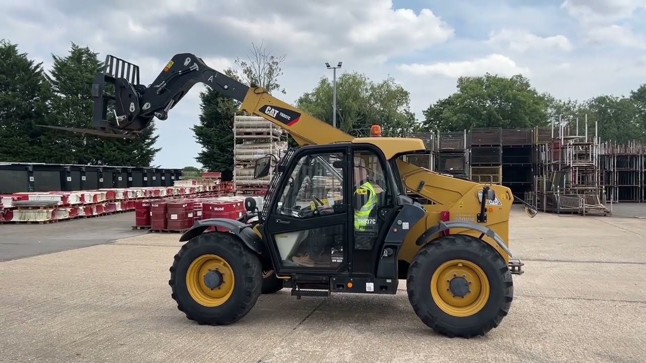 2015 CAT TH337C telehandler