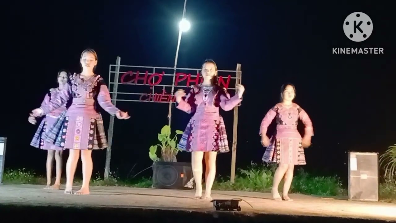 chợ phiên chiềng đi 2 đón rất người du khách  (@tubpuabxyoojlubneej ) múa hmoob tay bắc!!