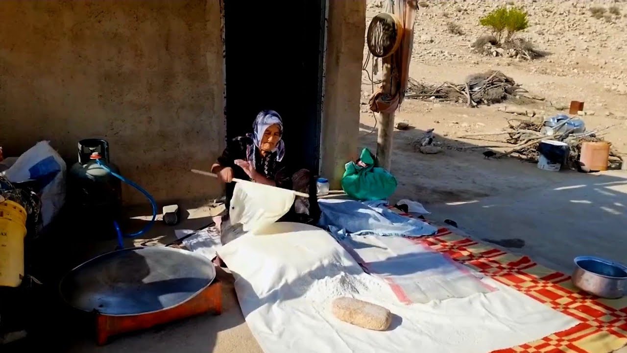 The grandmother of the nomads :The art of baking bread in difficult conditions