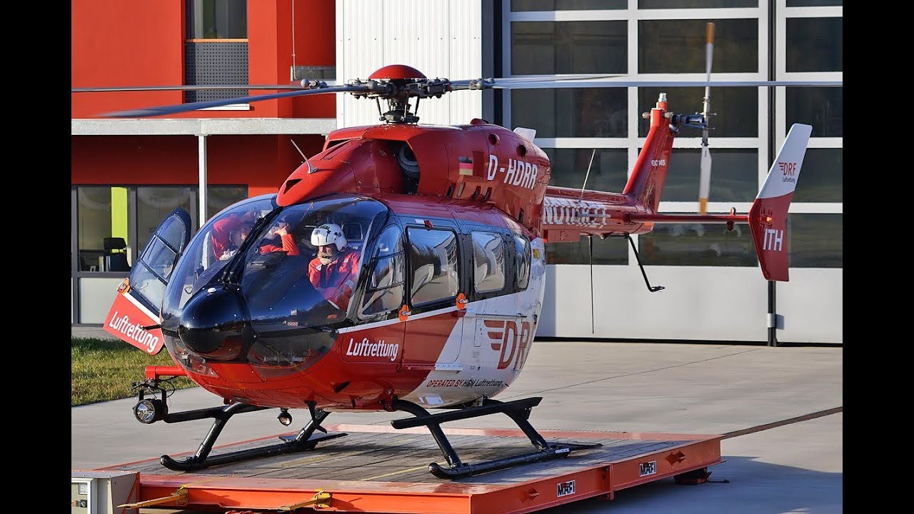 Eurocopter Ec-145 Christoph M&uuml;nchen landing to Klinikum Gro&szlig;hadern helicopter base, M&uuml;nchen, Germany