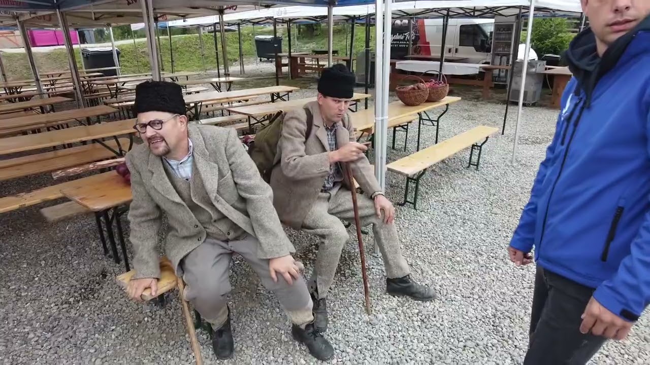 Megérkezénk a Hagymafesztiválra, a vállam szakad le...