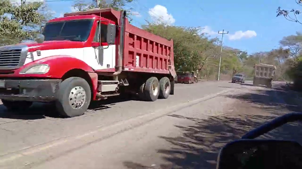 NOS FUIMOS ADAR UN PASEO POR INTIPUCA Y SUS CALLES BONITO TUR