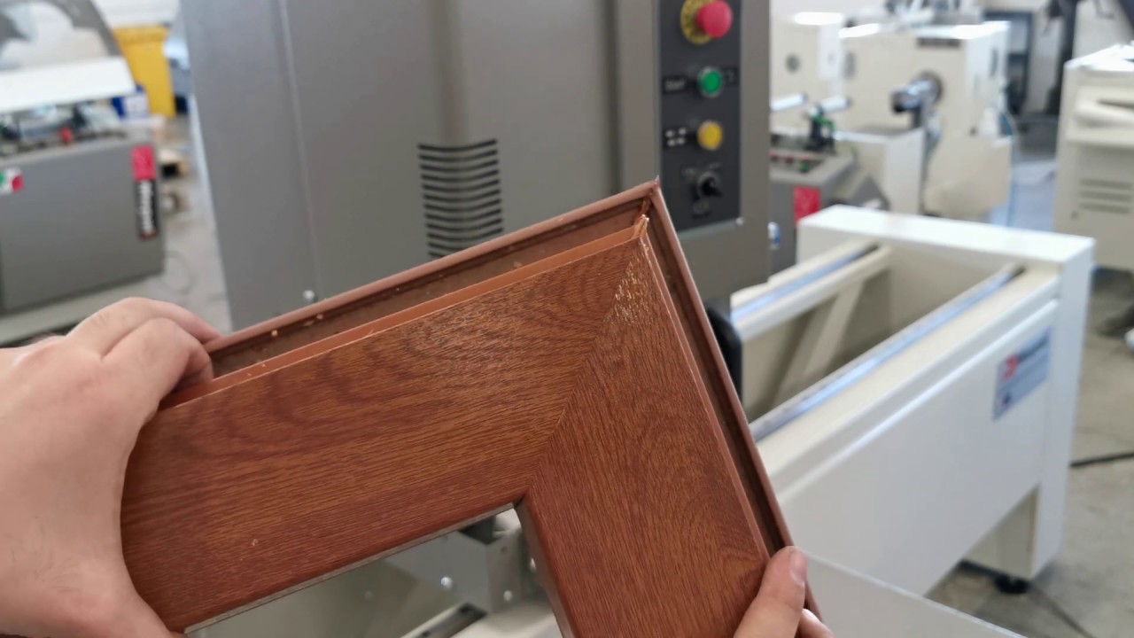 Centro di contornatura per PVC - Contouring center  for PVC EDGE