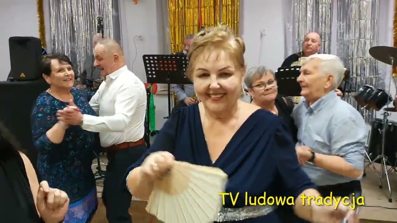 ZABAWA KARNAWAŁOWA w Sycynie 21 01 2023 a na niej życzenia oraz dedykacja dla  BABĆ i DZIADK&Oacute;W
