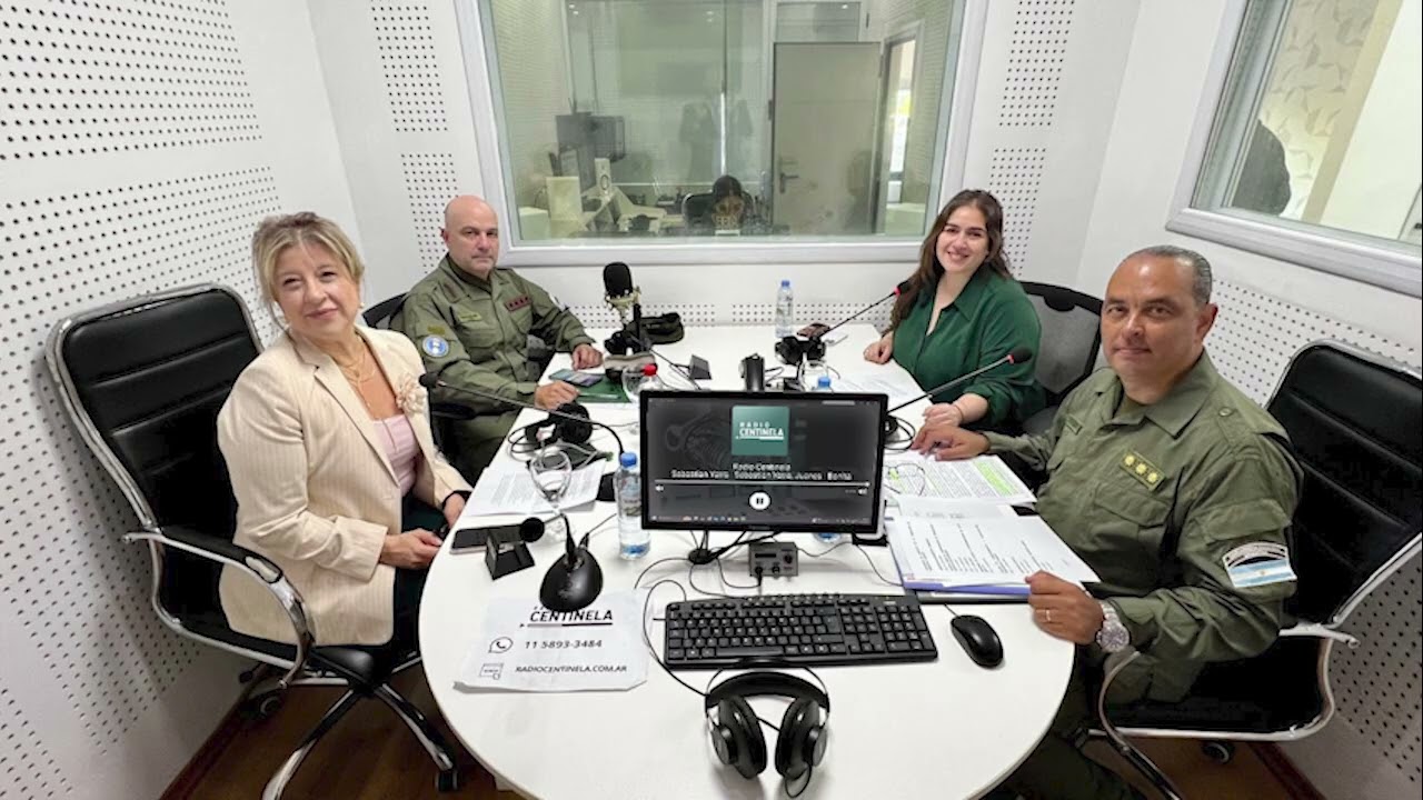 La Ministra de Seguridad Nacional y el Jefe de Gendarmer&iacute;a Nacional hablando de la nueva Obra Social