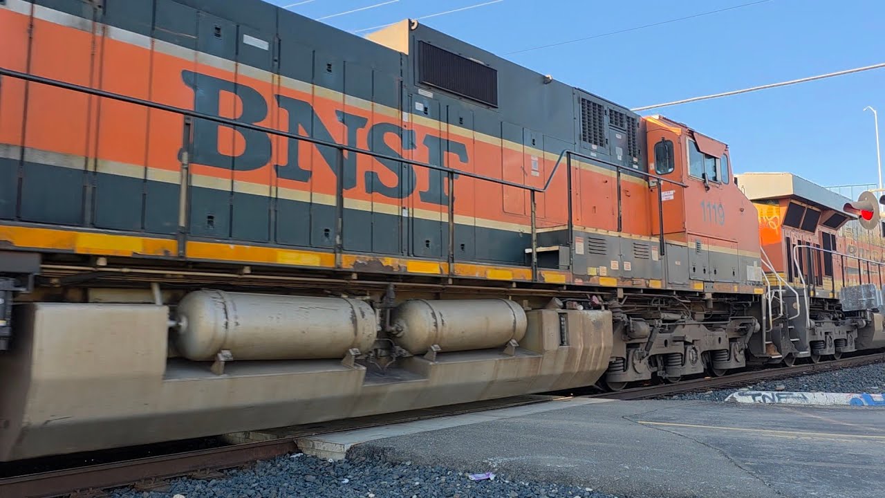 BNSF 4109 leads a manifest with BNSF 1119 in Sacramento, CA 