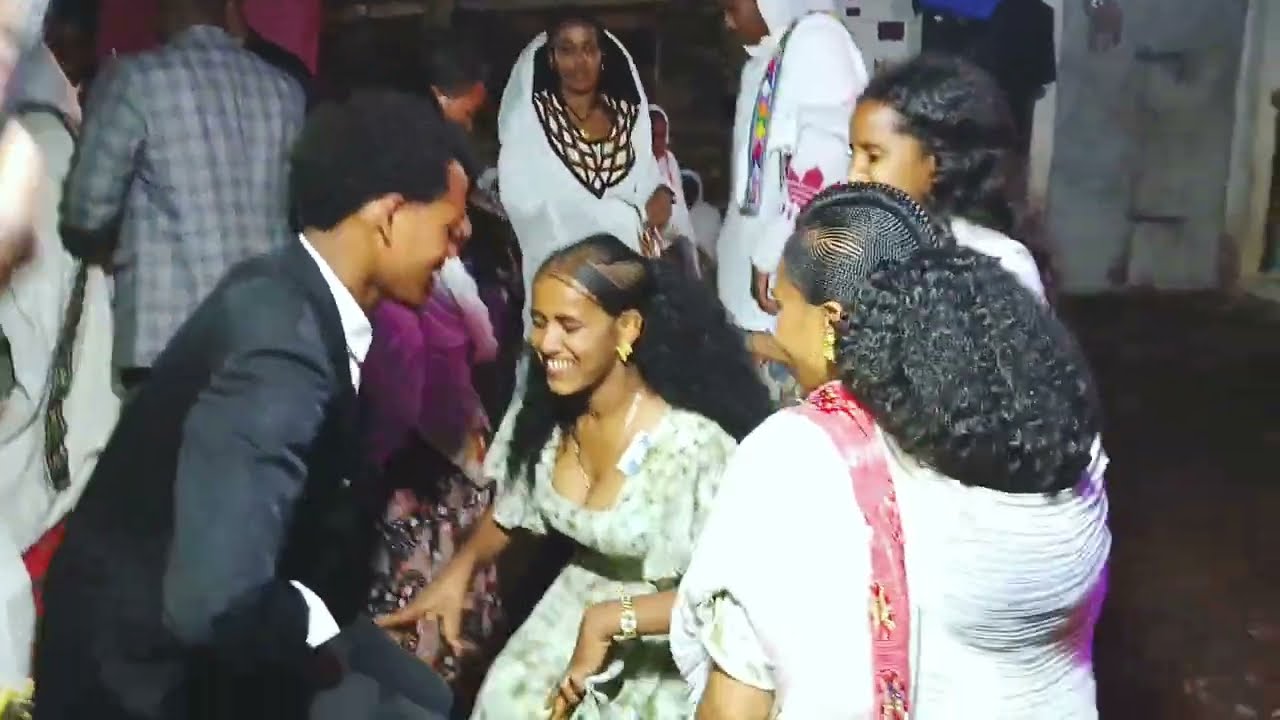 አሹ ህዝበይ ባንድ ምስ አሕዋቱ ሳዕስዒት ዝገርም ወኒ