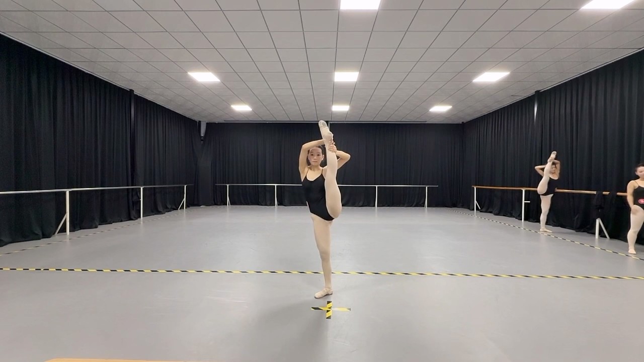 No.88 Dance Girl class Flexibility training