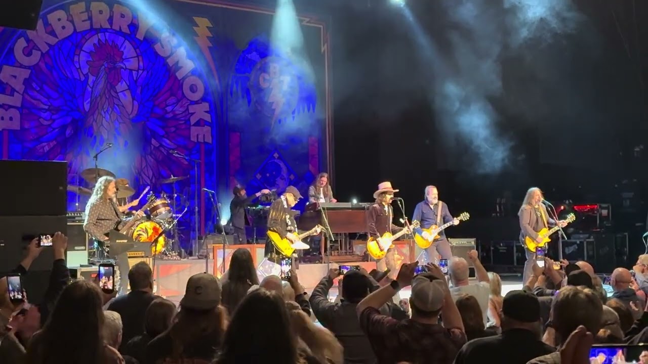 Blackberry Smoke - Ain’t That A Shame (w/ Rick Nielsen) 