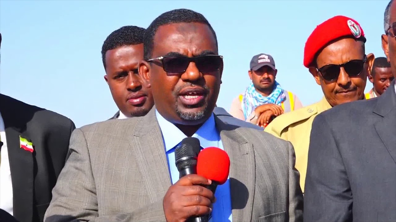 Madweynha Somaliland Oo Dhagax Dhigay Wadada Isku Xidha Hargesa Iyo Kala Baydh.