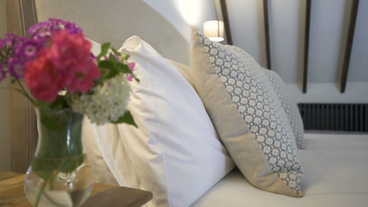 Stunning 2 bedroom holiday rental in the picturesque Cotswolds village of Prestbury.