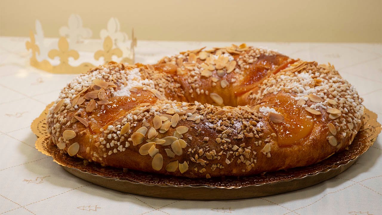 Roscón de Reyes con cítricos: esponjoso, aromático y sin frutas escarchadas