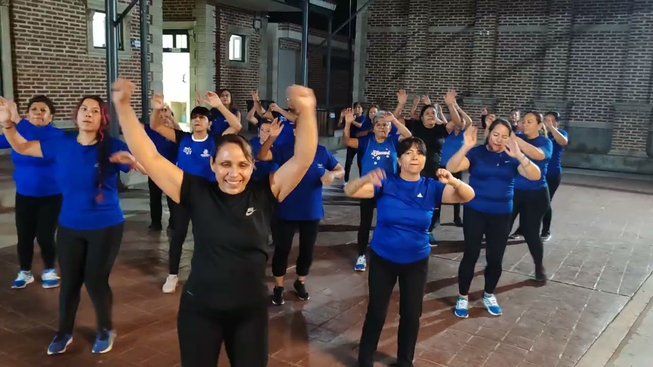 Zumba*Elvy*( Cumbia Arabe )no tengo derecho de música .