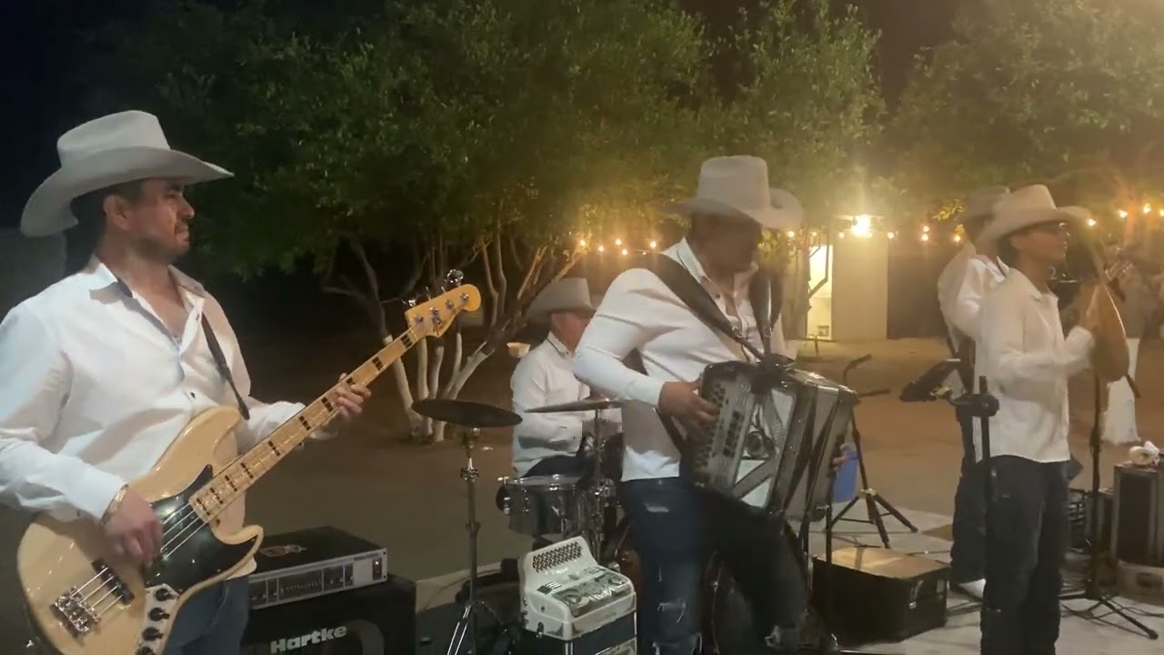 Palomas que andan volando Grupo rehen hmo