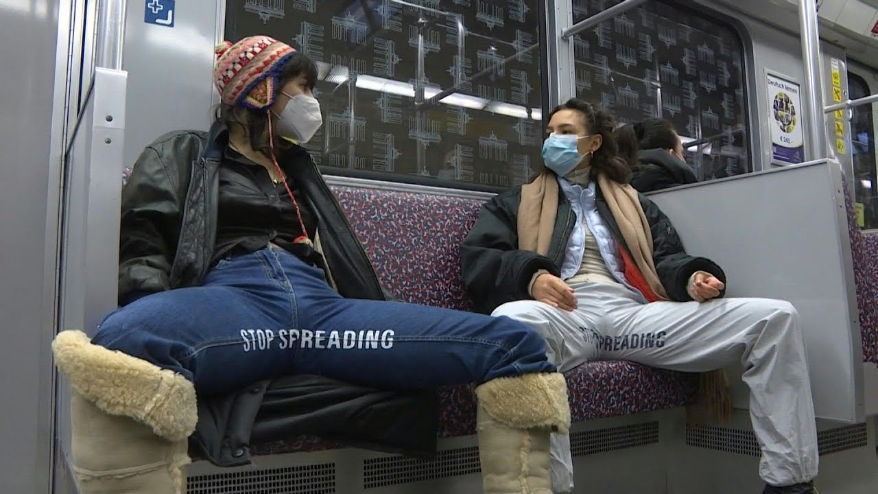 Typisch männlich? Mit bedruckten Hosen gegen "Manspreading" | AFP