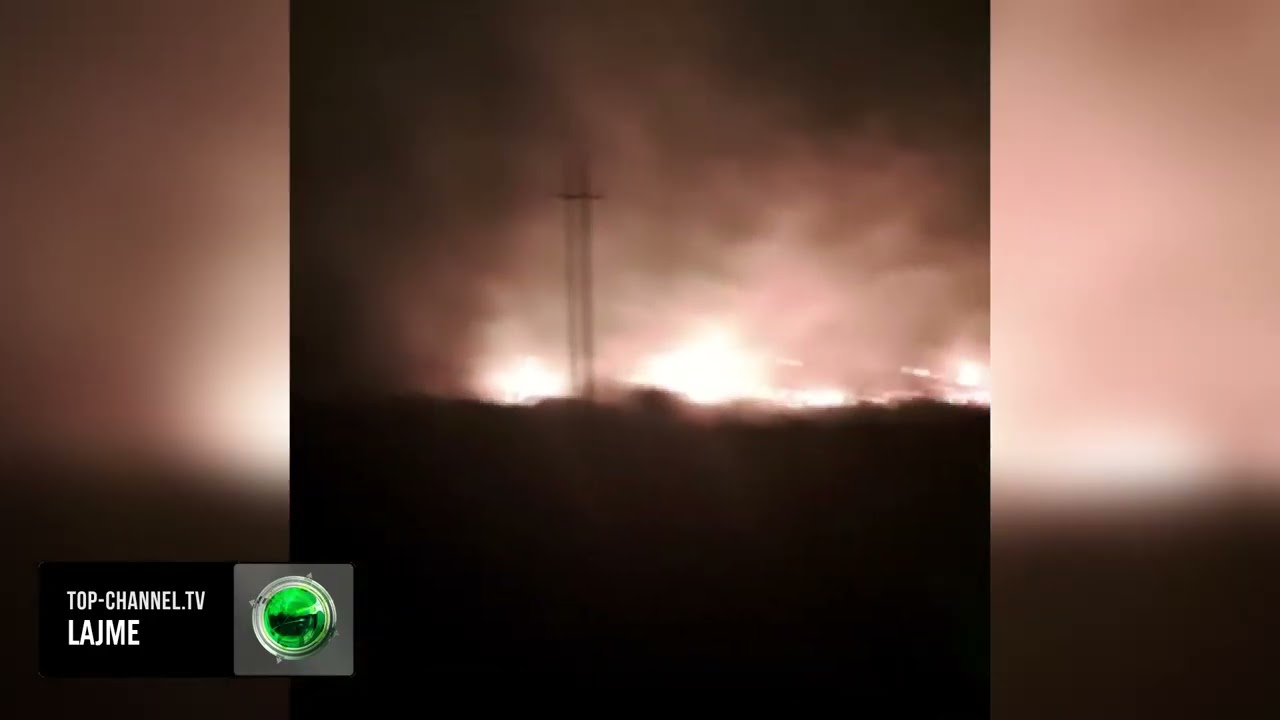 Top Channel/ Zjarr dhe erë e fortë në Vlorë! Rrëzohen pishat në rrugën drejt Zvërnecit