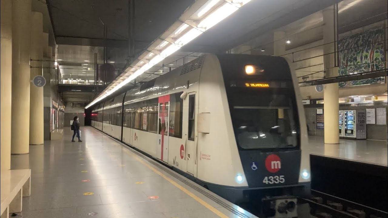 Metrovalencia L5 en Facultats a Alameda