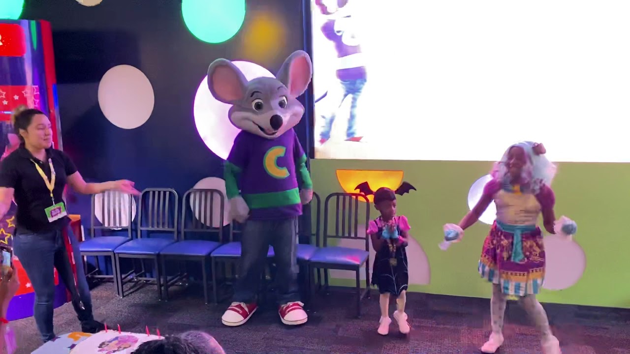 Chucke E Cheese Peyton