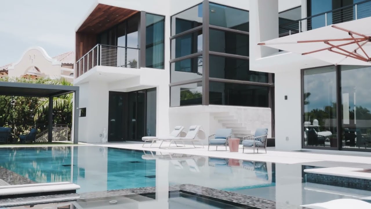 Casa Costanera in Cocoplum